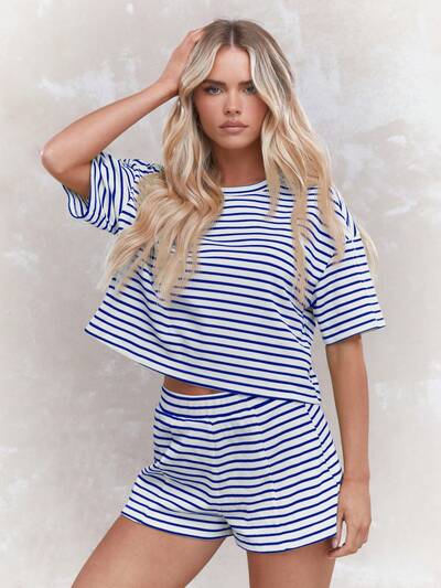 MISSGUIDED Conjunto de duas peças com camiseta listrada náutica e mini shorts