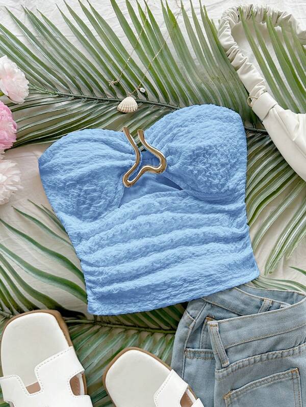 Soleia Top scurt halter din tricot textură alb pentru femei, cu cataramă metalică în formă de inimă, croială slim fit, potrivit pentru petrecere, întâlnire, ceai de după-amiază, plajă, festivaluri de muzică, carnaval