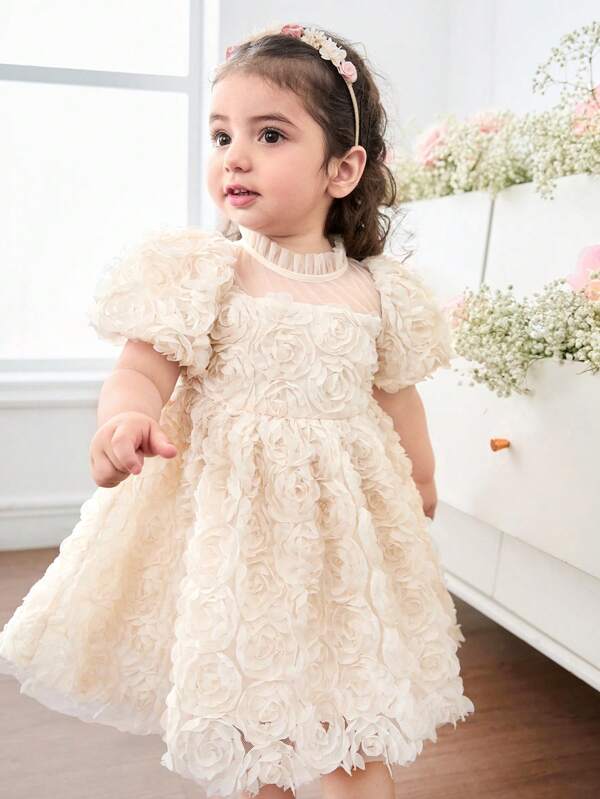 SHEIN Elegantes, niedliches aprikosenfarbenes Mesh-Blumen-Kurzarmkleid für Baby Mädchen in Festkleidung