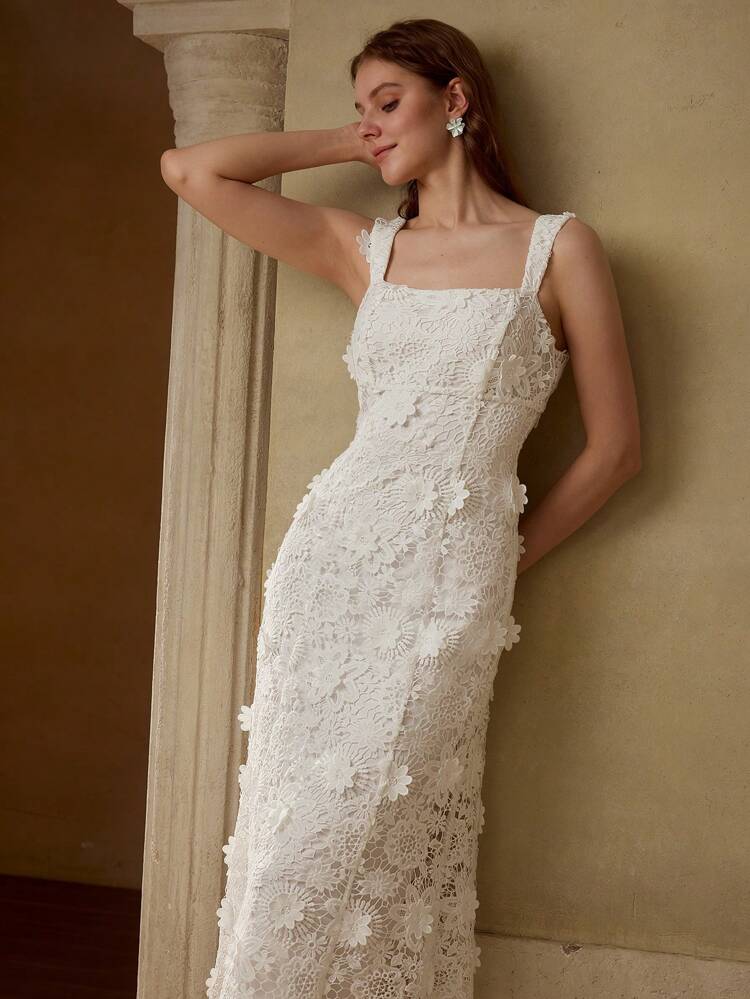 Vestido de Renda Guipure com Aplicações
