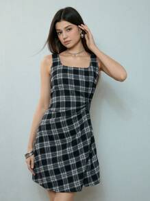 SHEIN MOD Robe à col carré élégante avec fronces et à carreaux - Noir et Blanc - Voir 3