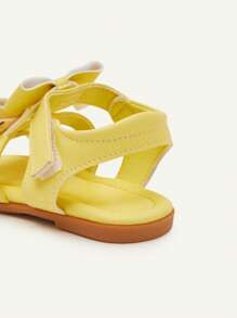 SHEIN 1 Pair Summer Fashion Light Yellow Bow Princess Girl Cute Comfortable Versatile Flat Baby Sandals/Roman Sandals - Yellow - View 8