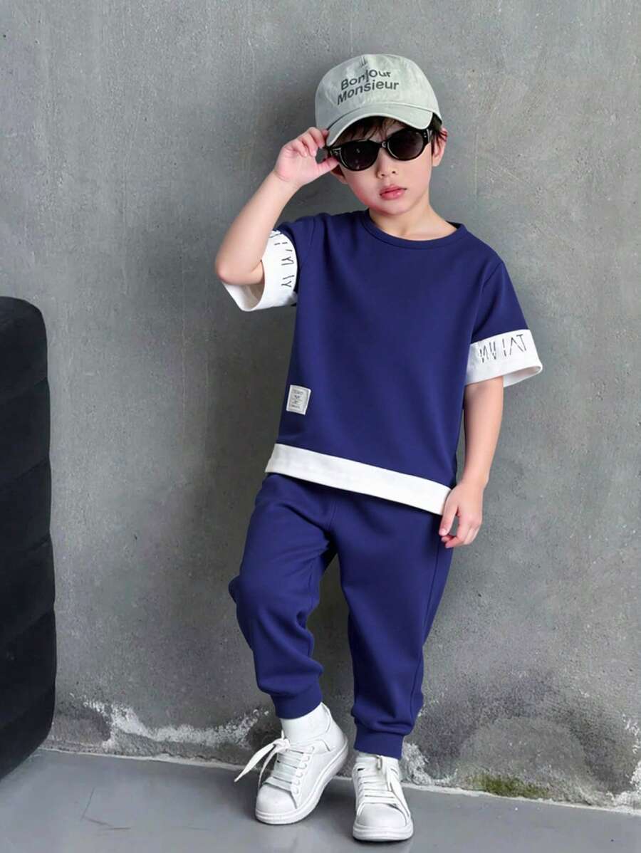 SHEIN Genkimix Kids 夏季年轻男孩字母印花两件套短袖 T 恤和短裤套装，适合日常休闲装、运动装、度假装