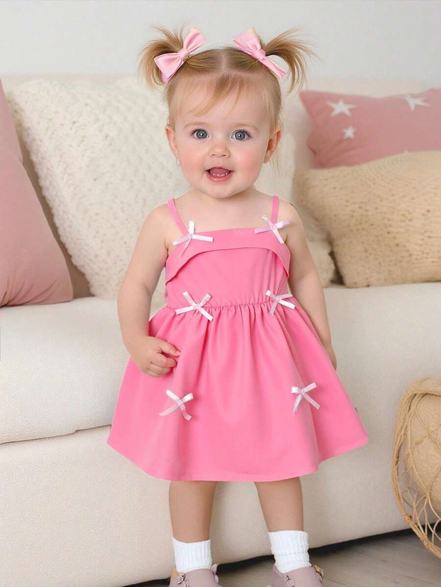 SHEIN Playful Pals 女宝宝时尚可爱蝴蝶荷叶边无袖吊带裙，夏季韩版，婴儿 - 粉色 - 查看 1