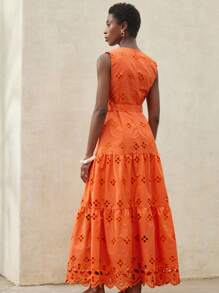 Aveloria Modichic Elegant Luxury Ladies Romantic Holiday Dinner Date Dress, High-Quality Lightweight Fabric With Hollow Out Embroidery, Deep V-Neck Waist Belt Flared Dress