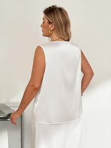 SHEIN Essnce 大码女装夏季和春季时尚优雅舒适白色无袖上衣、工作上衣、女式衬衫、曲线上衣、商务通勤上衣、办公室服装、夏季女装、女式外出上衣、约会之夜女装、全白女装、婚礼宾客 - 白色 - 查看 2