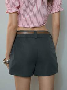 SHEIN MOD Kurze Sommer-Shorts mit grauem Kontrastfarbengürtel und niedriger Taille - Grau - Übersicht 2