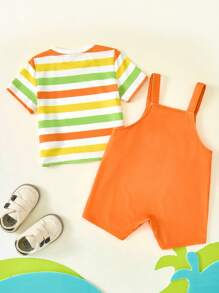 SCOOBY-DOO X SHEIN Set da 2 pezzi per bambino maschio: T-shirt a maniche corte con righe colorate e carine, e salopette con stampa di cartone animato arancione e giocosa