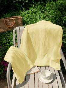 SHEIN EZwear Conjunto de blusa suelta de tejido y pantalones cortos de color amarillo pálido para dama en verano - Amarillo - Ver 2