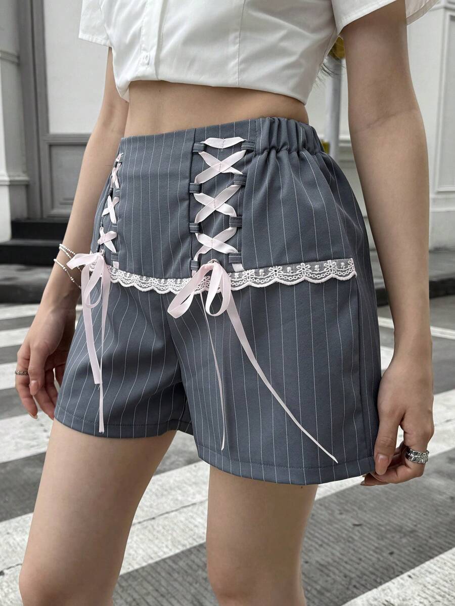 SHEIN 少女条纹法式蕾丝边系带短裤 - 淺灰色 - 查看 1