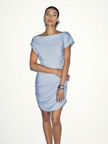 Lumivelle 夏季新款女式亚麻感性感修身褶皱不对称浅蓝色连衣裙柔和奶油色美式性感小众设计感连衣裙褶皱不对称领口修身短裙法式不对称肩部短袖连衣裙腰部定义轻盈夏装 - 淺藍色 - 查看 7