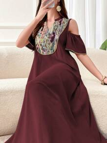 Al Najma Robe élégante imprimée en patchwork à épaules dénudées