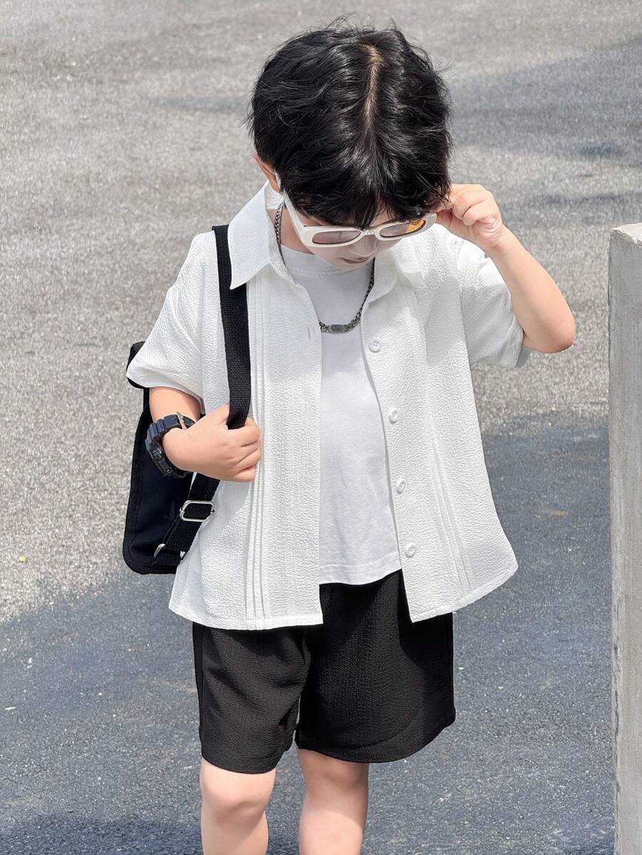 Ensemble décontracté d'été pour tout-petits garçons : chemise à col plissé en tissu texturé mode simple à manches courtes et short à jambe droite en 2 pièces - Noir et Blanc - Voir 1