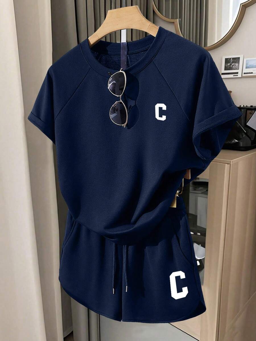 INAWLY 女士休闲字母印花 T 恤和短裤两件套，夏季