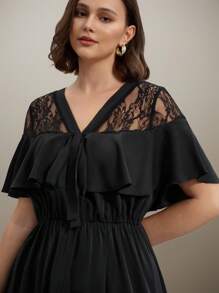 SHEIN Clasi 大码女式夏季 V 领荷叶边撞色蕾丝收腰 A 字连衣裙夏季女式曲线加大度假女式曲线婚礼装女式复古黑色连衣裙 - 黑色 - 查看 5