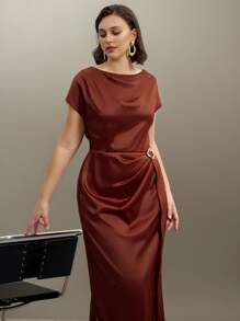 SHEIN Clasi Robe longue élégante en satin brillant avec un twist à la taille et un col bénitier, convient pour les fêtes et les rassemblements, grande taille - Tabac - Voir 5