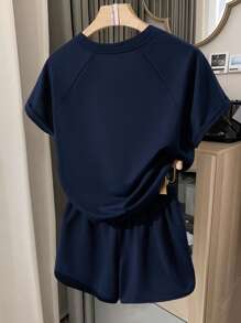 INAWLY 女士休闲字母印花 T 恤和短裤两件套，夏季