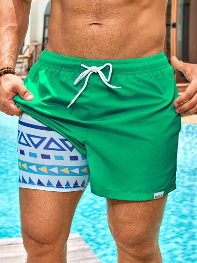 Manfinity Swimmode 男士几何印花抽绳腰沙滩短裤绿色泳裤泳池短裤男士沙滩装