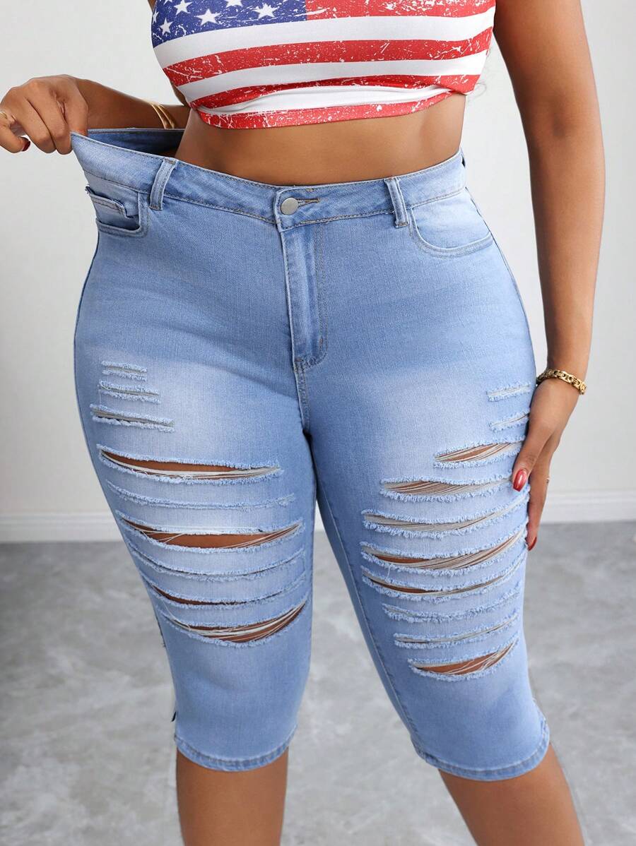 SHEIN EZwear 大码女式口袋破洞紧身休闲牛仔裤,蓝色破洞牛仔裤,适合日常穿着、夏季、Y2K、美国独立日女性、美国独立日、夏季服装、商务休闲女装、女式西部装、女式休闲套装、女式破洞牛仔裤七分裤 - 藍色 - 查看 1