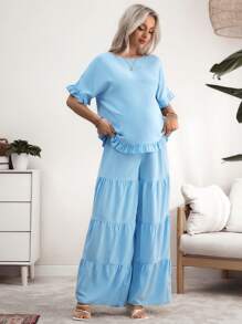 SHEIN Set Pakaian Hamil 2 Potong: Kemeja Kasual Lengan Pendek Kerah Bulat Polos dengan Hiasan Ruffle di Bagian Bawah + Celana Panjang Berlipit Berlapis dengan Pinggang Elastis Polos - Biru - View 3