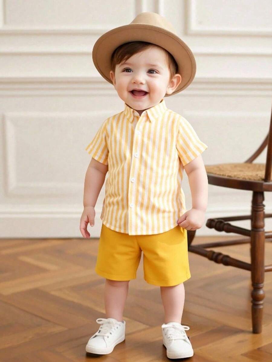 Souflis Souflis Conjunto de 2 piezas de camisa con estampado de rayas de bloques de color y pantalones cortos lisos para niños, look de caballero, conjunto para usar en verano en el diario y en fiestas - Amarillo - Ver 1