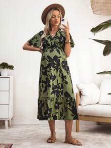 SHEIN Robe de vacances décontractée à manches volantées avec imprimé floral pour femmes enceintes - Militaire verte - Voir 1