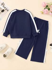 SHEIN Genkimix Kids 2 件女童春夏休闲简约蝴蝶结装饰运动衫和蝴蝶结裤子套装 - 藏蓝色 - 查看 2
