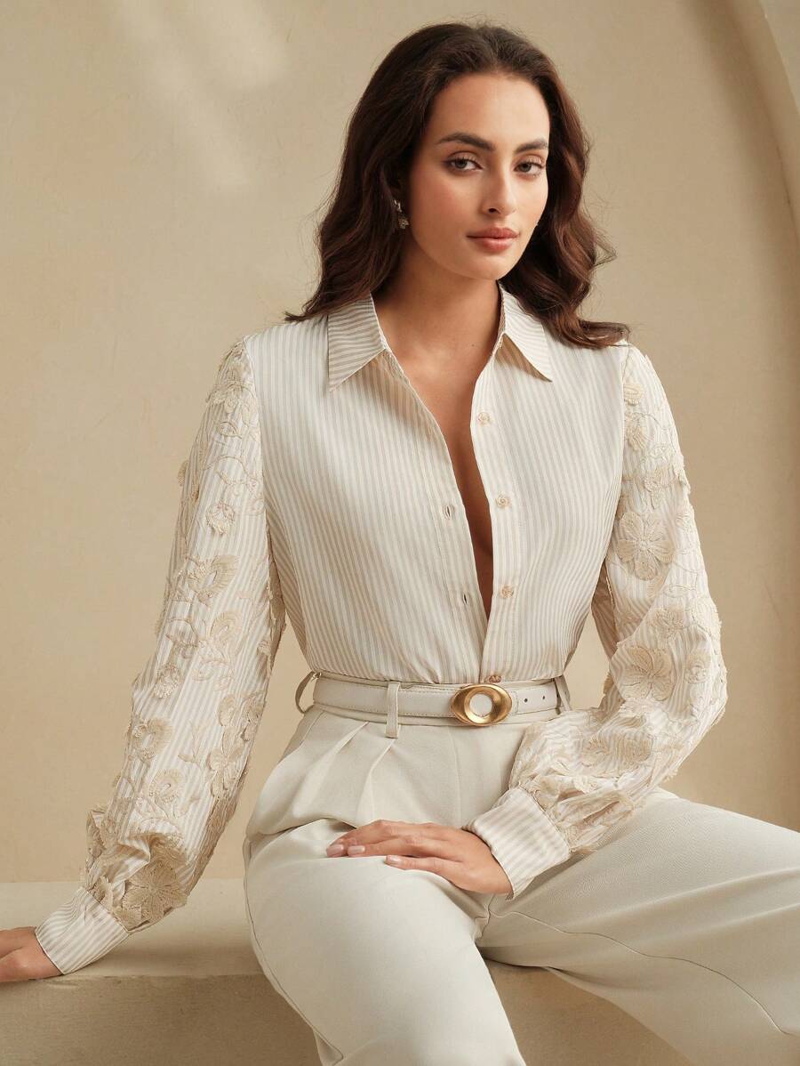 Anewsta Camisa holgada y casual con parches de rayas rojas y blancas y bordados, nueva para primavera y verano - Caqui - Ver 1