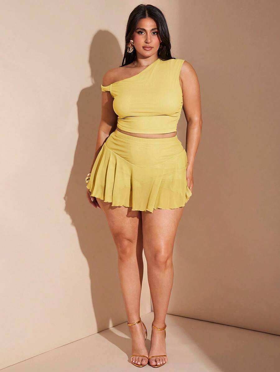 SHEIN BAE 大码女式两件套：鼠尾草绿色不对称肩部褶饰不对称上衣，紧身荷叶边下摆迷你裙，海滩度假装 - 黃色 - 查看 1