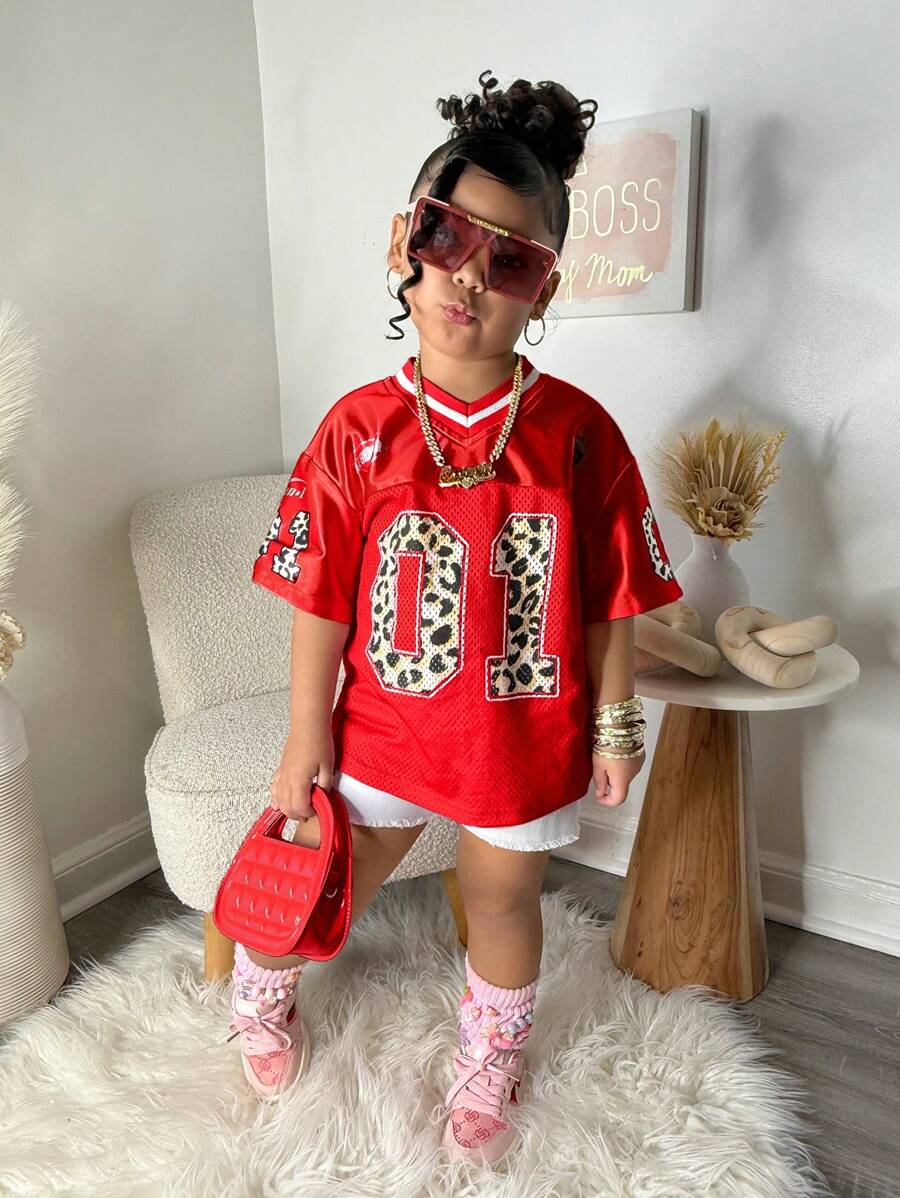 女童红色豹纹字母图案V领宽松T恤，运动休闲街头风足球衫，豹纹衬衫，红色女童款 - 紅色 - 查看 1