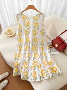SHEIN Frenchy Plus Size Women Floral Print Round Neck Sleeveless Dress, Summer - Yellow - View 1