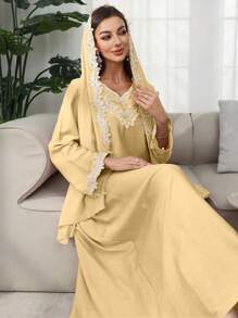 SHEIN Najma Vestido estilo árabe con cuello redondo, bordado de flor, hoja y adorno floral, con pañuelo para la cabeza