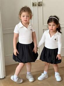 Set de 2 piezas con camiseta casual de cuello polo tejida y falda con volante para niña joven - Blanco - Ver 8