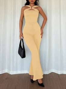 Islaluna Mono ajustado con escote pronunciado en V y decoración de hebilla metálica, sexy