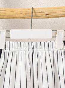 SHEIN 2 件男童休闲运动条纹数字短袖衬衫和裤子套装适合春夏季日常穿着