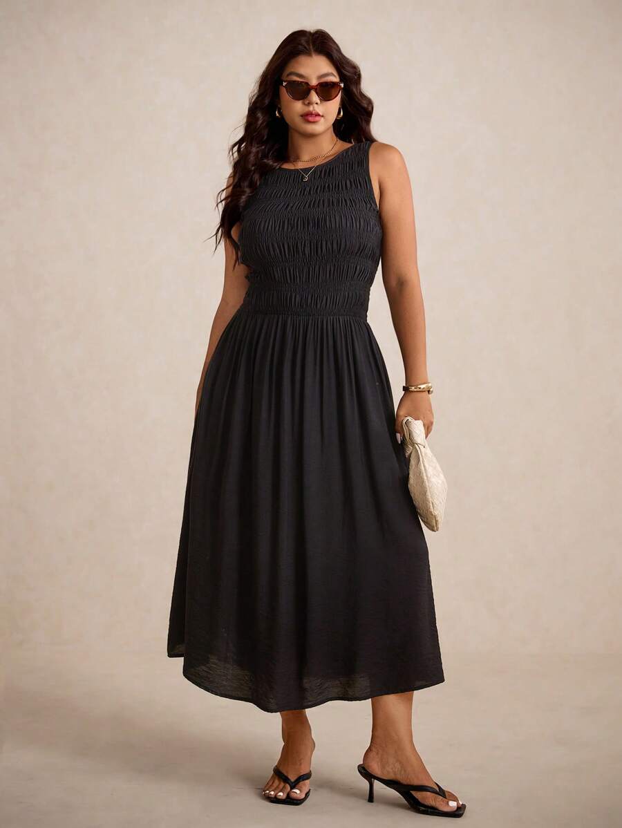 Elaquor 大码女式黑色无袖松紧腰连衣裙，适合度假、通勤和日常穿着 - 黑色 - 查看 1