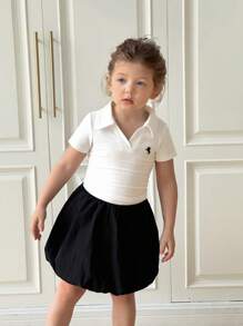 Set de 2 piezas con camiseta casual de cuello polo tejida y falda con volante para niña joven - Blanco - Ver 7