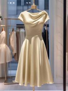 SHEIN Clasi Women Elegant Solid Color Waist-Cinched Mid-Length Dress