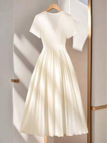 Franclia 全新 V 领短袖米色系腰纽扣女士连衣裙 - 白色 - 查看 2