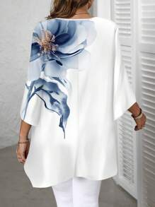 EMERY ROSE Blusa plus size con stampa floreale su tutta la superficie, design asimmetrico minimale blu e bianco, maniche a 3/4, adatta per la primavera/estate, stile casual da resort