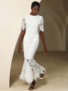 Aveloria Rosie Elegant Lace Hollow-Out Mermaid Dress, Graceful Elegant, Round Neck, Half Sleeve Design