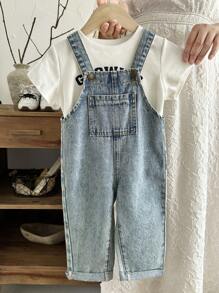 SHEIN 男婴石洗休闲柔软可爱蓝色卷边翻盖口袋宽松牛仔背带裤连体裤牛仔裤，儿童服装男童服装日常服装春夏秋冬服装，男童街头服装，男童乡村服装，男童度假服装 - 中等水洗藍 - 查看 11