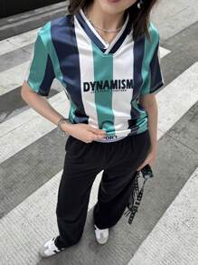 SHEIN Conjunto de camiseta informal con cuello en V, manga corta, estampado de rayas en contraste y texto para adolescentes niñas - Multicolor - Ver 1