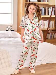SHEIN 卡通熊猫与樱桃印花仿丝翻领短袖长裤女童睡衣套装 - 白色 - 查看 3