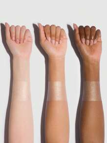 The Wizard of OZ™ | SHEGLAM Medal Of Courage 提亮粉 品牌 美容 化妝 化妝品 適合女性與女孩 完美搭配夏季春季 Y2K 時尚 流行 生日 母親節禮物 假期 派對準備就緒 最佳顏色 - 金色 - 查看 5