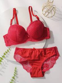 Esselle 花朵蕾絲鋼圈內衣和三角褲內衣套裝 - 紅色 - 查看 1