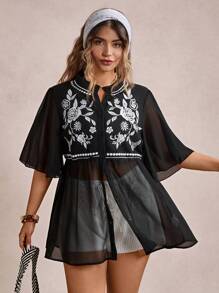 Freevana Camisa larga de chifón negro con bordado en el pecho, estilo país y música country para mujer de talla grande, ideal para festivales, conciertos, Nashville, Ibiza, estilo bohemio, campestre, vaquera, cottage core y salidas