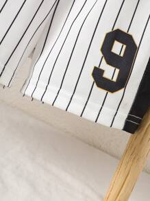 SHEIN 2 件男童休闲运动条纹数字短袖衬衫和裤子套装适合春夏季日常穿着