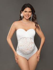 Cheriluna Maternity Mono ajustado con volantes y encaje de contraste para embarazadas, atuendo para fotográfica - Blanco - Ver 3