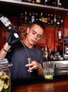 酒嘴、瓶装酒嘴、酒瓶倒酒器（适用于酒精饮料、橄榄油）、带防尘盖的酒嘴、快速倒酒器、酒吧调酒师配件 - 銀色 - 查看 3